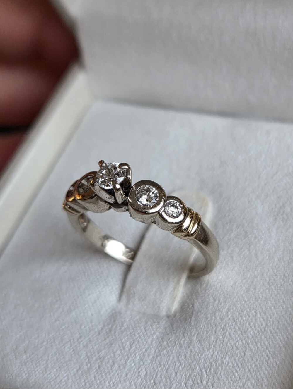 14k Vintage Diamond Engagement Ring- LIBCO - Size 7.5 STUNNING!!